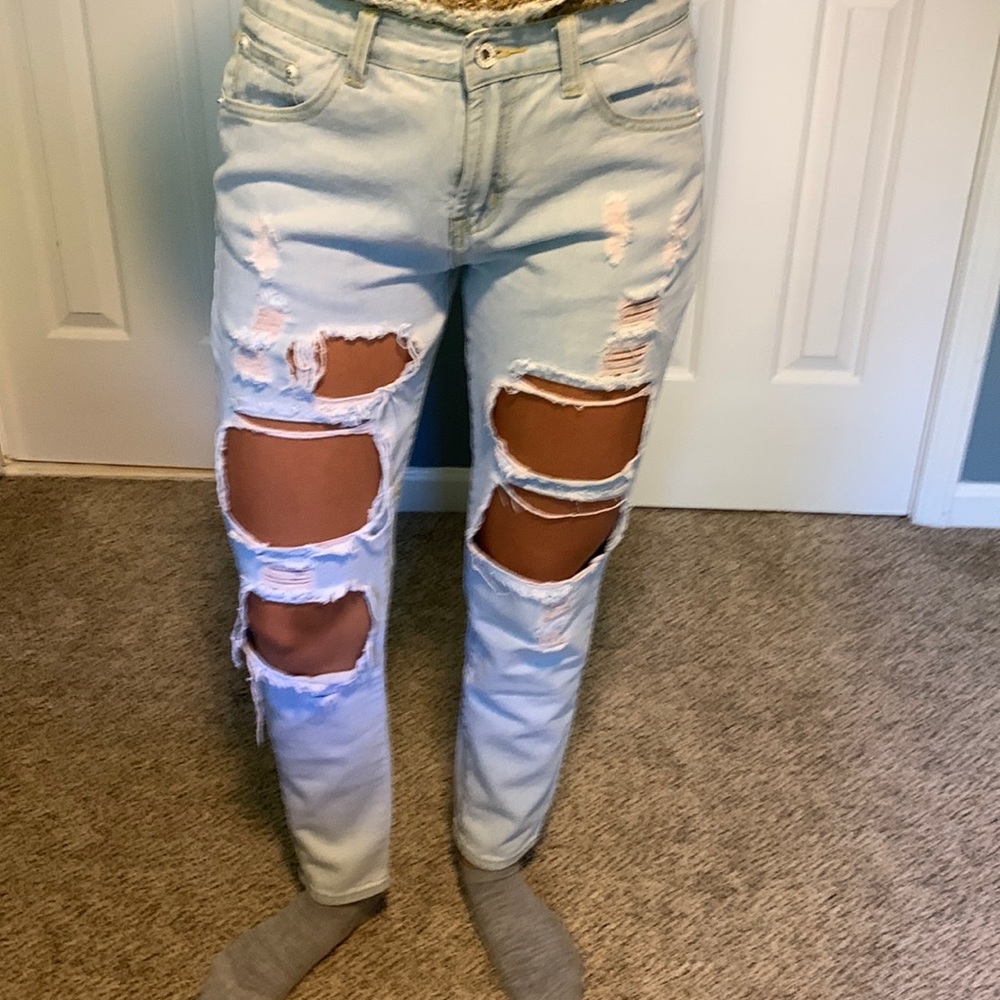 Destressed light blue jeans size 28